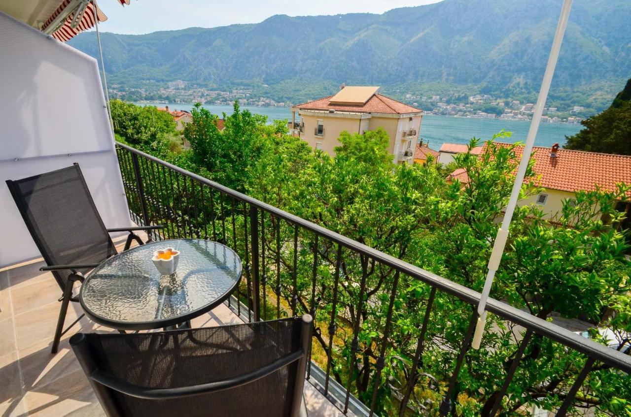Bay View Apartments Kotor Buitenkant foto