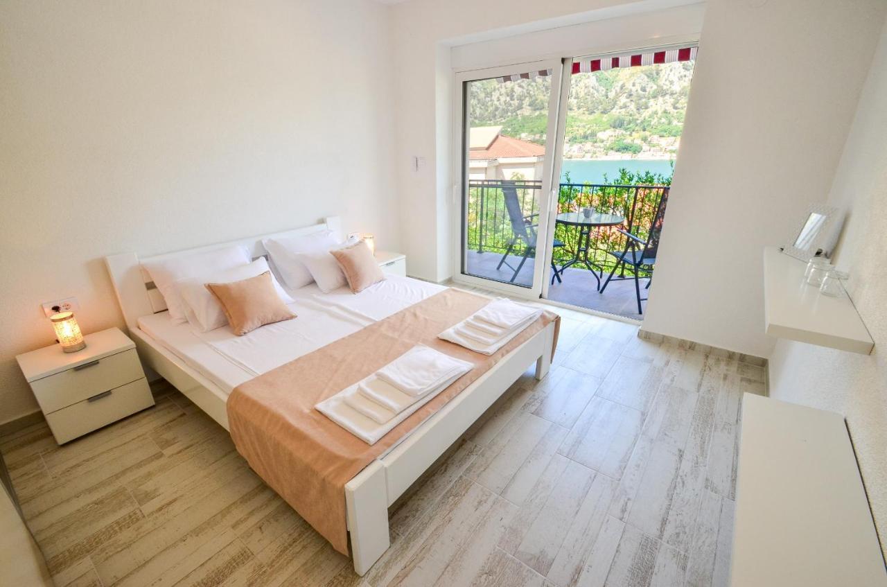 Bay View Apartments Kotor Buitenkant foto