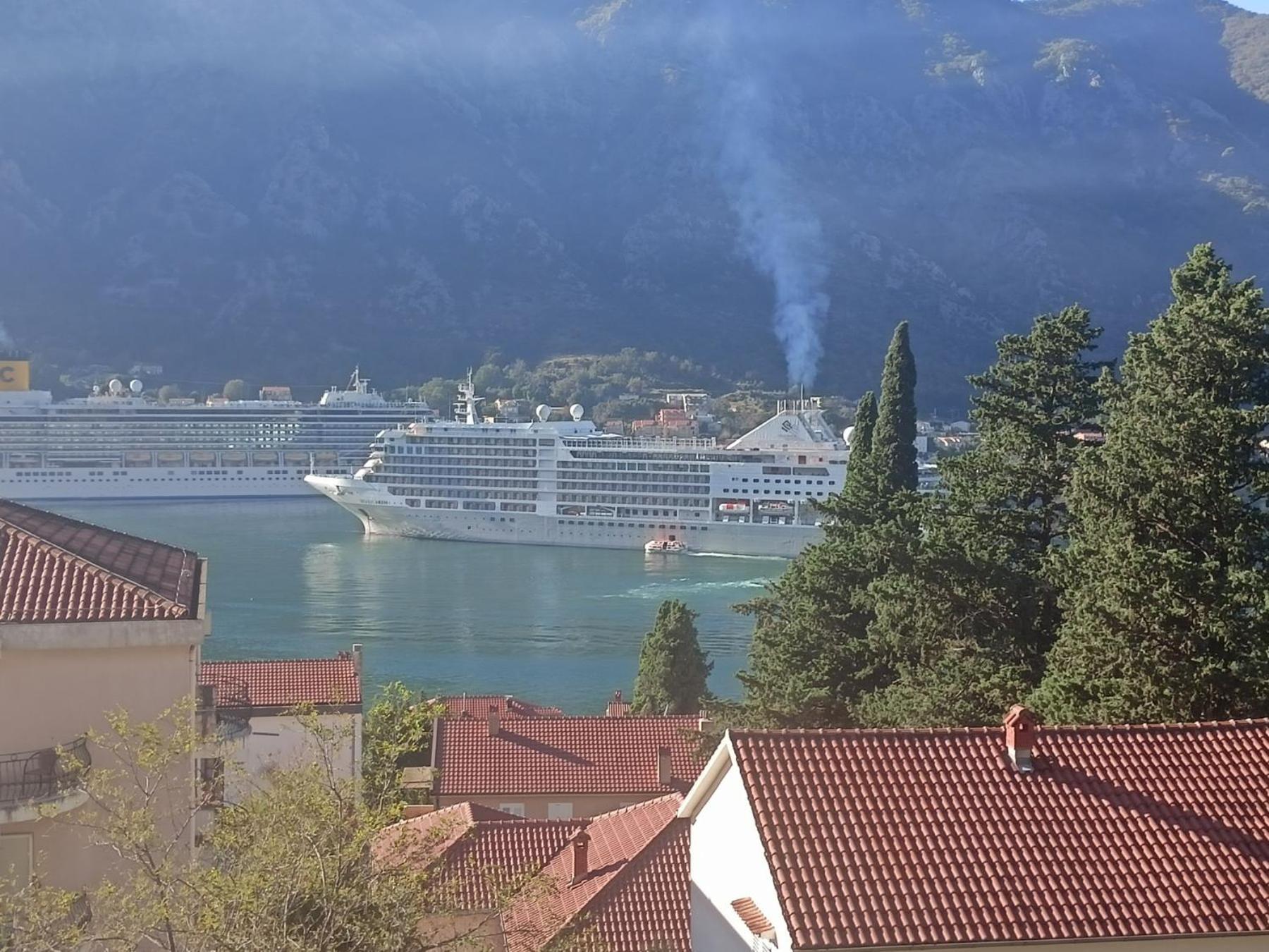 Bay View Apartments Kotor Buitenkant foto