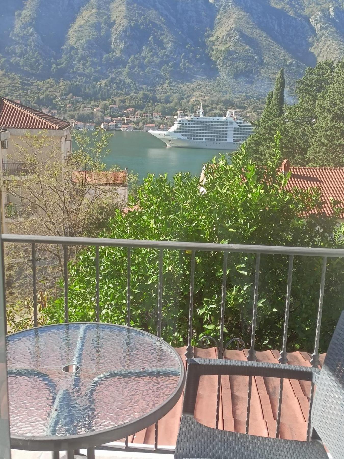 Bay View Apartments Kotor Buitenkant foto